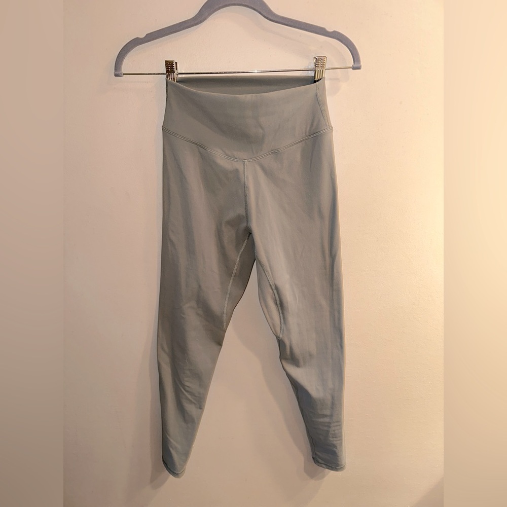 Green, Kamo high waisted leggings. Size medium.
